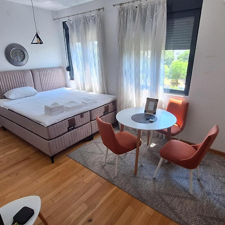 Lijepo Pozicioniran Stan, Atrakcije Blizu Lägenhet Podgorica Exteriör bild